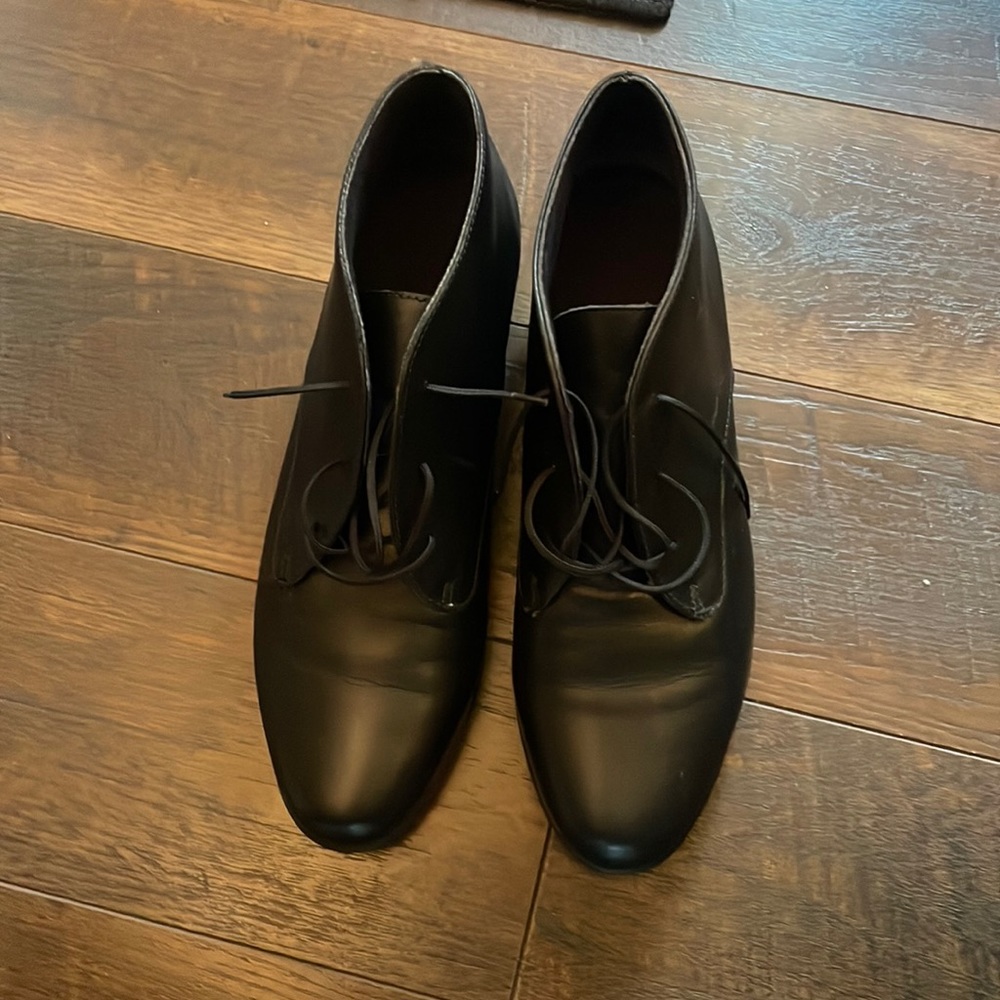 Munro black leather ladies shoes size 7.5